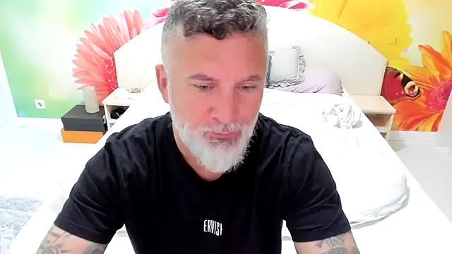 BlowMyXXL online show from November 26, 2025, 5:19 am