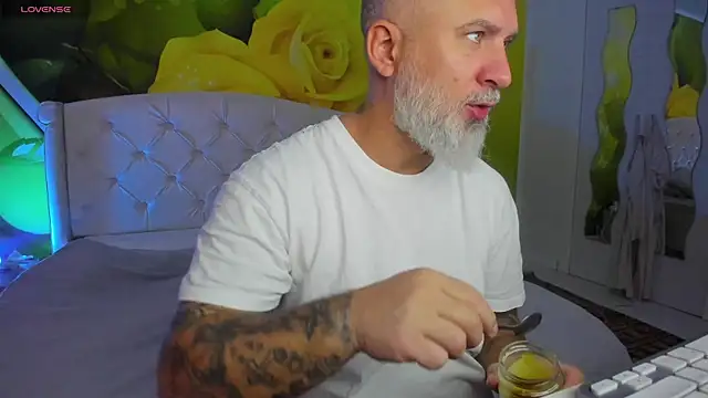 Snapshot of BlowMyXXL chatting on January 16, 2026, 10:41 am BlowMyXXL online show from January 16, 2026, 10:41 am