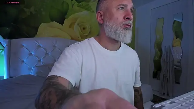 Snapshot of BlowMyXXL chatting on January 18, 2026, 10:52 am BlowMyXXL online show from January 18, 2026, 10:52 am