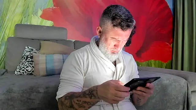 Snapshot of BlowMyXXL chatting on February 11, 2026, 7:41 pm BlowMyXXL online show from February 11, 2026, 7:41 pm