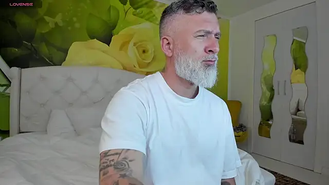 Snapshot of BlowMyXXL chatting on March 27, 2026, 2:39 pm BlowMyXXL online show from March 27, 2026, 2:39 pm