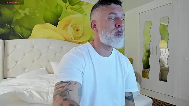 Snapshot of BlowMyXXL chatting on March 29, 2026, 7:41 am BlowMyXXL online show from March 29, 2026, 7:41 am