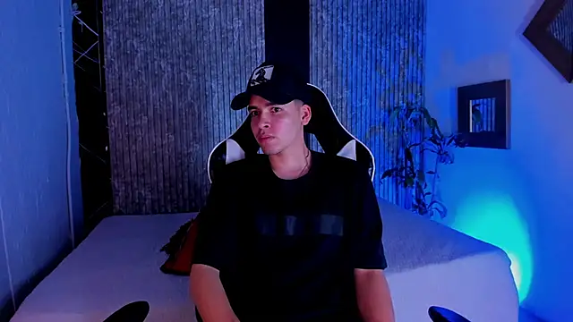 Mike 0233  online show from October 12, 2025, 4:44 am