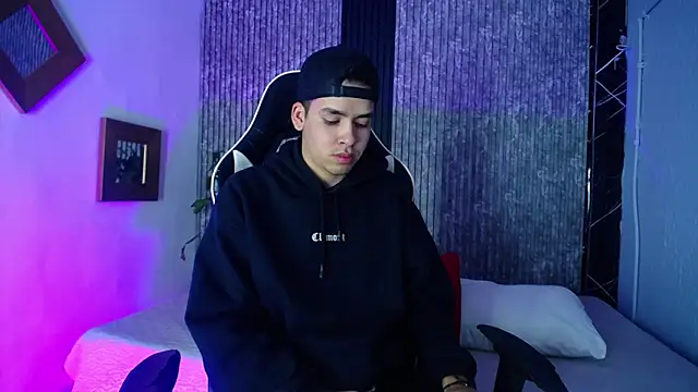 Mike 0233  online show from February 18, 2026, 4:19 am