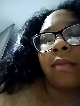 Snapshot of XMara chatting on February 2, 2025, 11:21 pm XMara online show from February 2, 2025, 11:21 pm