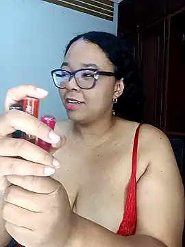 Snapshot of XMara chatting on February 7, 2025, 11:03 pm XMara online show from February 7, 2025, 11:03 pm