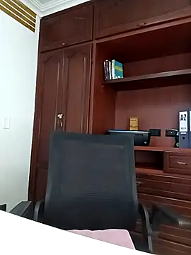 Snapshot of XMara chatting on February 14, 2025, 2:18 am XMara online show from February 14, 2025, 2:18 am