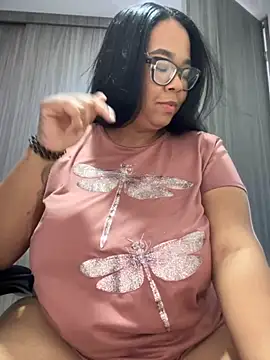 Snapshot of XMara chatting on September 24, 2025, 2:31 pm XMara online show from September 24, 2025, 2:31 pm