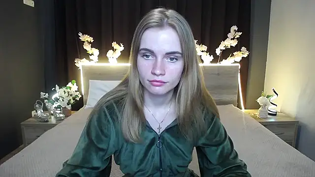 MargaritaKiss online show from April 17, 2026, 6:44 pm