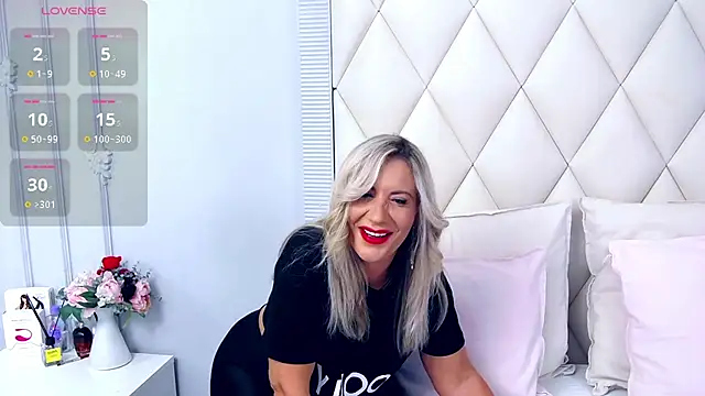 GinaBear online show from September 24, 2025, 6:55 pm