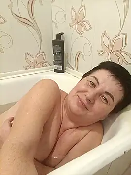 NicoleOlla online show from February 6, 2025, 1:21 pm