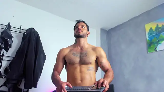 JuanBlade online show from March 26, 2026, 5:02 am