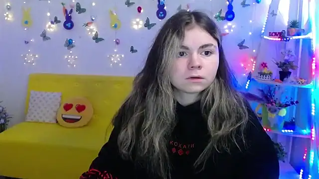 TinaRedly online show from April 3, 2026, 6:17 pm