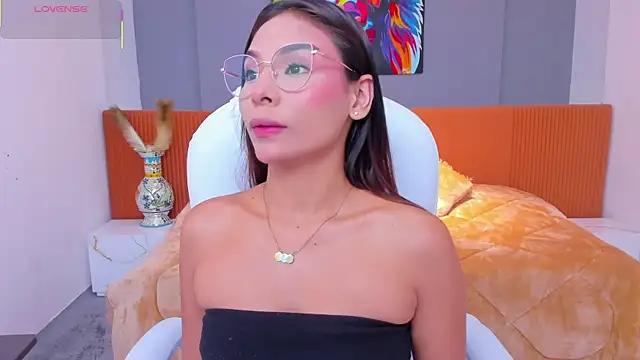 amira cute2 online show from February 25, 2025, 9:53 am