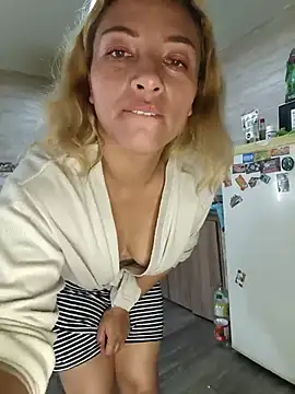 hotandfierylatinos2023 online show from March 10, 2025, 1:54 pm