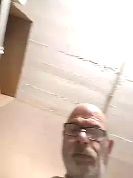 bottomhairy online show from February 16, 2026, 3:08 pm