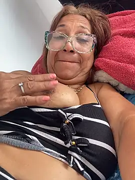 SWEET LOVER01 online show from April 7, 2026, 4:07 pm