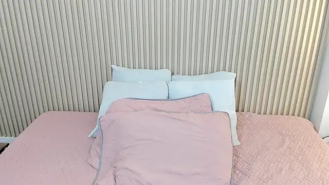 Snapshot of charlottebrowns_ chatting on April 6, 2026, 12:17 pm charlottebrowns online show from April 6, 2026, 12:17 pm