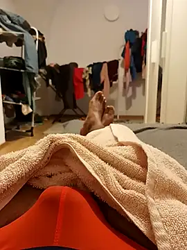 maleesa online show from October 23, 2025, 2:49 pm