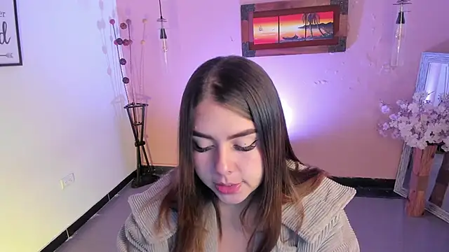 ArianaBaker online show from November 25, 2025, 1:33 pm