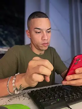 Osiiriis online show from March 5, 2025, 8:21 am