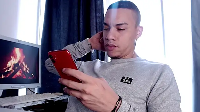 Osiiriis online show from March 14, 2025, 1:57 pm