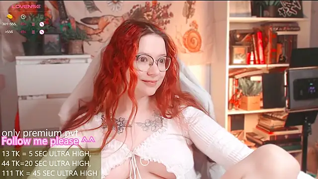 Snapshot of me__hanna chatting on February 12, 2026, 4:07 am me hanna online show from February 12, 2026, 4:07 am