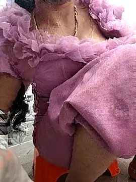 Snapshot of Archna-ji chatting on November 4, 2025, 6:12 am Archna-ji online show from November 4, 2025, 6:12 am