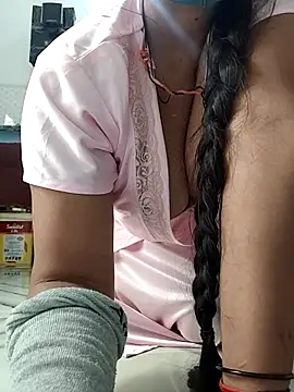 Snapshot of Archna-ji chatting on November 6, 2025, 5:41 am Archna-ji online show from November 6, 2025, 5:41 am