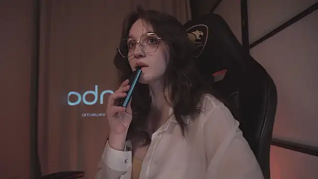 ELLIEJAY online show from February 15, 2025, 8:22 pm