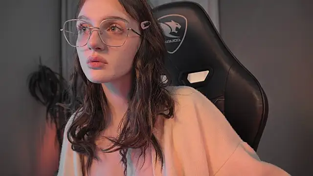 ELLIEJAY online show from February 28, 2025, 8:28 pm