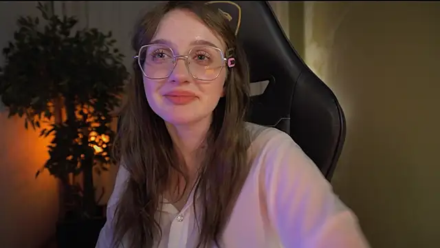 ELLIEJAY online show from March 8, 2025, 2:55 am