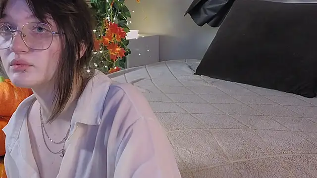 ELLIEJAY online show from November 2, 2025, 5:21 am