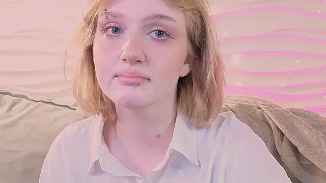 ELLIEJAY online show from February 1, 2026, 5:28 am