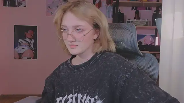 ELLIEJAY online show from February 15, 2026, 5:26 am