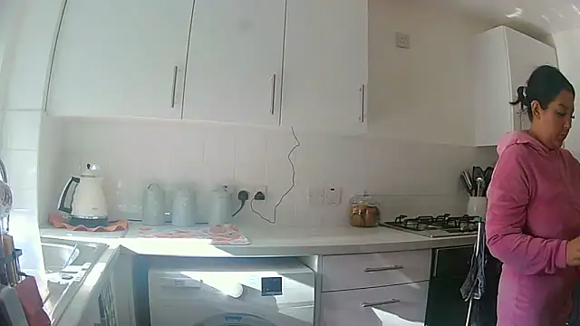 magical mia online show from November 2, 2025, 12:29 pm