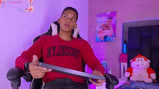 dilan alfonzo online show from April 14, 2026, 4:18 am