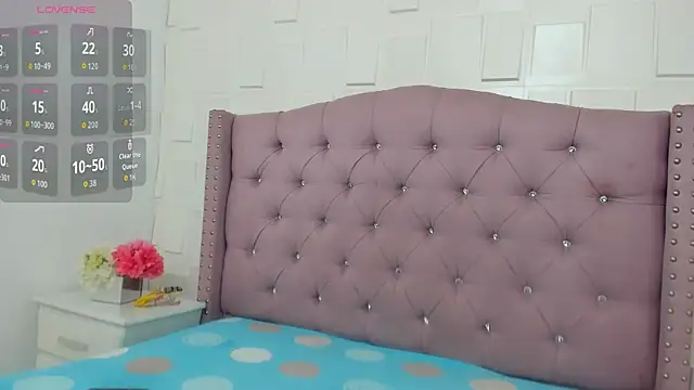 MonicaSchwartz online show from September 8, 2025, 8:52 pm