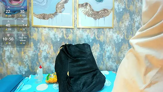 MonicaSchwartz online show from November 8, 2025, 2:28 pm