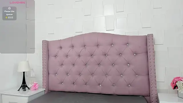 MonicaSchwartz online show from February 18, 2026, 7:32 pm