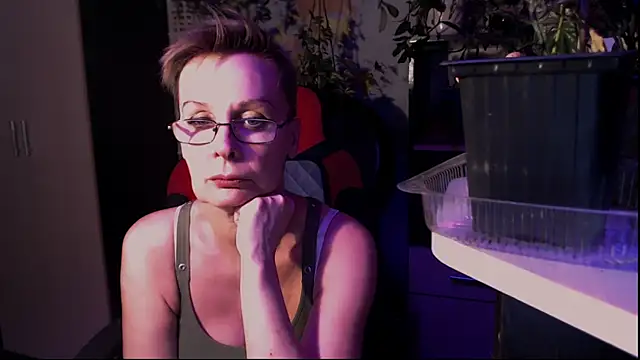 Snapshot of HelgaHimmell chatting on June 2, 2026, 9:06 pm HelgaHimmell online show from June 2, 2026, 9:06 pm