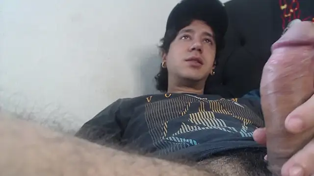 Snapshot of AndyBetti chatting on March 17, 2026, 5:38 pm AndyBetti online show from March 17, 2026, 5:38 pm