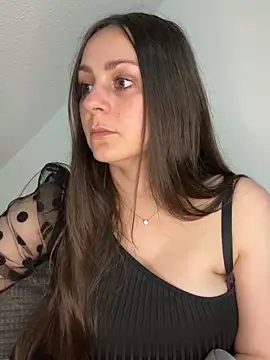 Loella-Rose online show from April 9, 2026, 8:36 pm