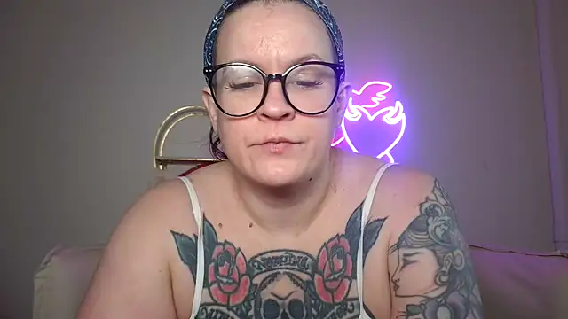 quinnmariexo online show from February 1, 2026, 3:54 pm