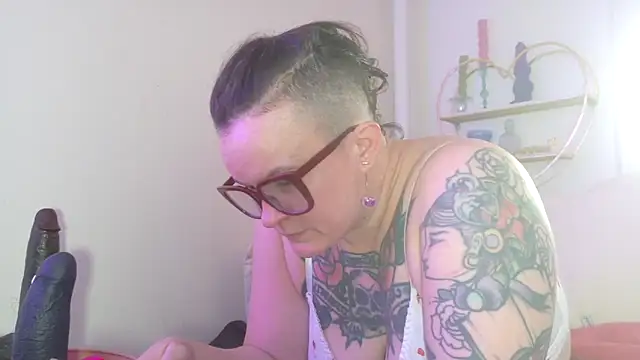 quinnmariexo online show from March 20, 2026, 8:35 pm