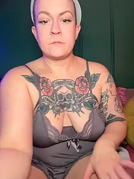 Snapshot of quinnmariexo chatting on June 3, 2026, 2:33 pm quinnmariexo online show from June 3, 2026, 2:33 pm