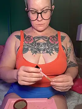 Snapshot of quinnmariexo chatting on June 8, 2026, 3:45 pm quinnmariexo online show from June 8, 2026, 3:45 pm