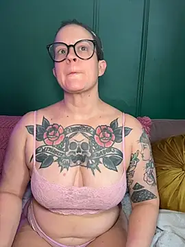 Snapshot of quinnmariexo chatting on June 9, 2026, 5:24 pm quinnmariexo online show from June 9, 2026, 5:24 pm
