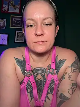 Snapshot of quinnmariexo chatting on July 11, 2026, 7:16 pm quinnmariexo online show from July 11, 2026, 7:16 pm