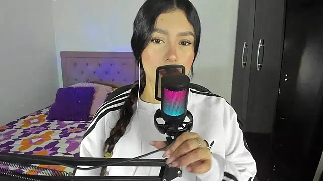 youpinkgirl  online show from November 12, 2025, 10:20 pm